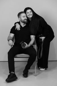 Melisa-Abu_Melbigraphy-sw-Ueber-uns_team_laecheln
